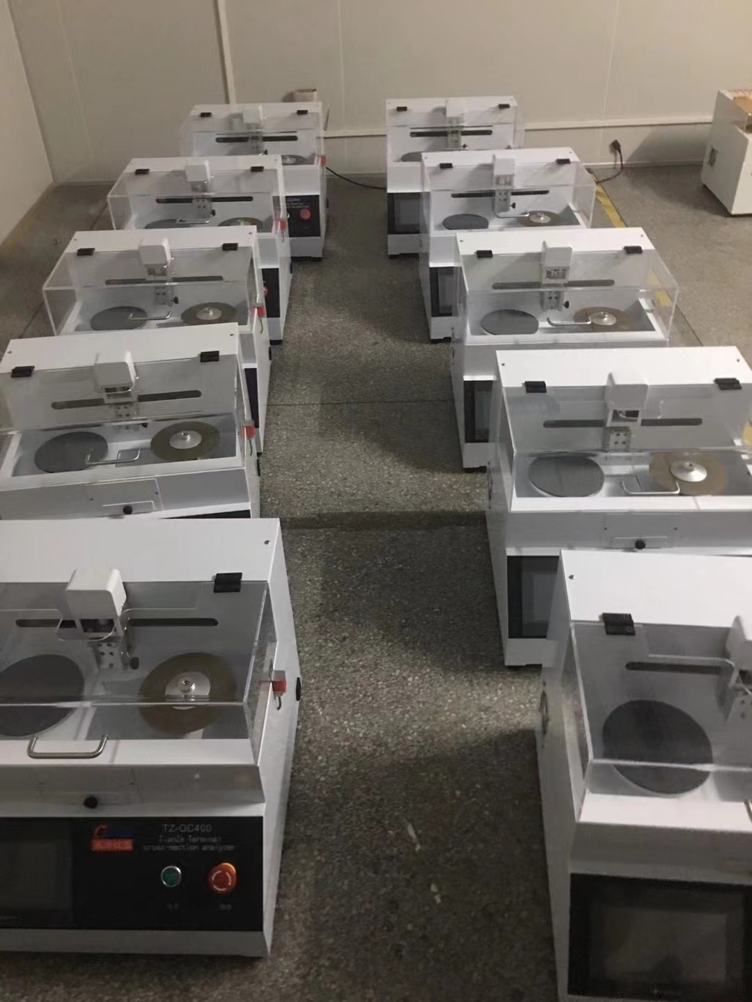 天澤精密儀器生產車間